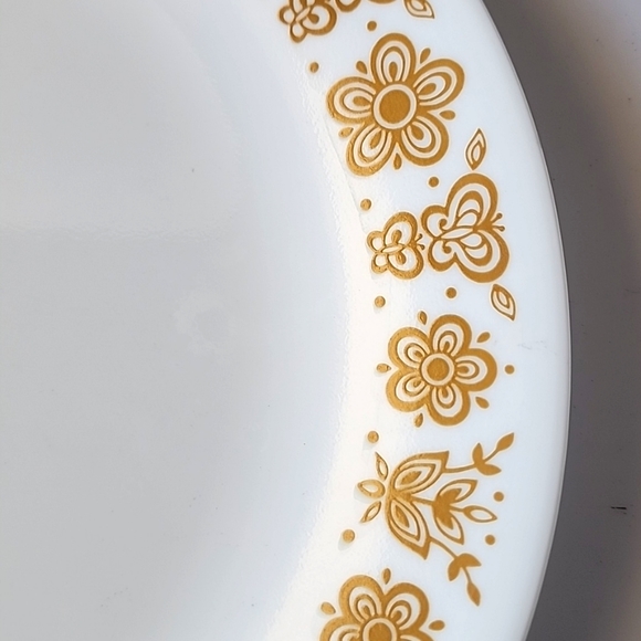 Corelle, Butterfly Designs Dinner Plate. - Picture 3 of 6